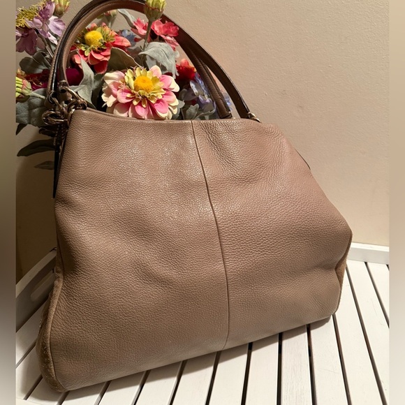 Coach Taupe Leather Suede, Phoebe Madison Shoulder Bag With Three Compartments - Picture 2 of 9